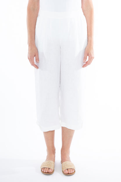 Women's 3/4 Pleat Detail Pant in White