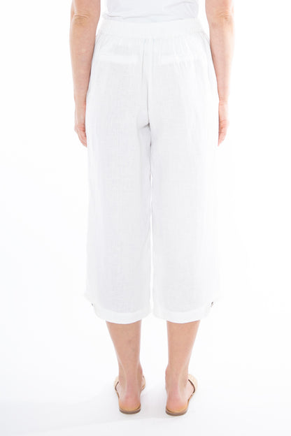 Women's 3/4 Pleat Detail Pant in White