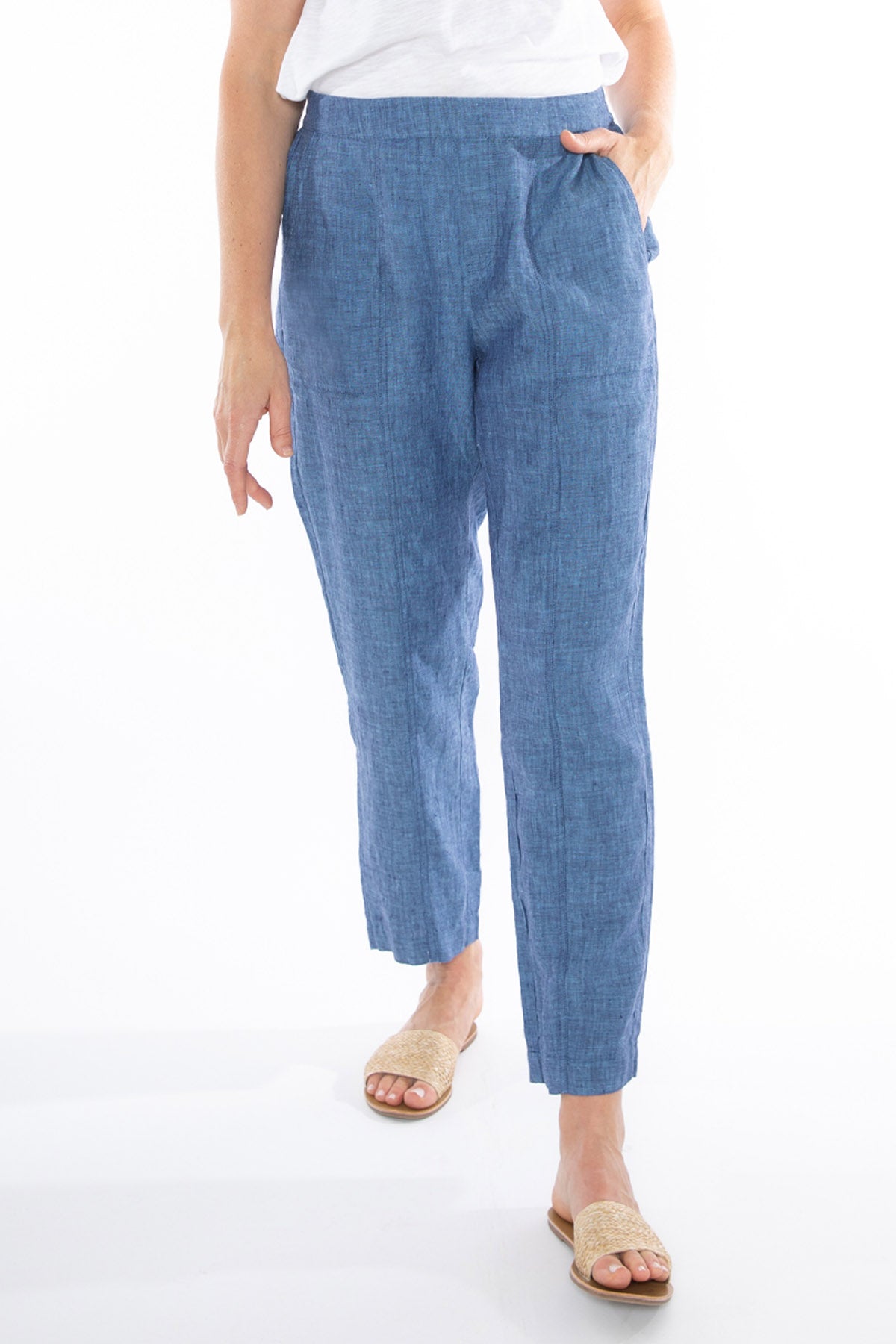 Women's 7/8 Linen Pant in Blue