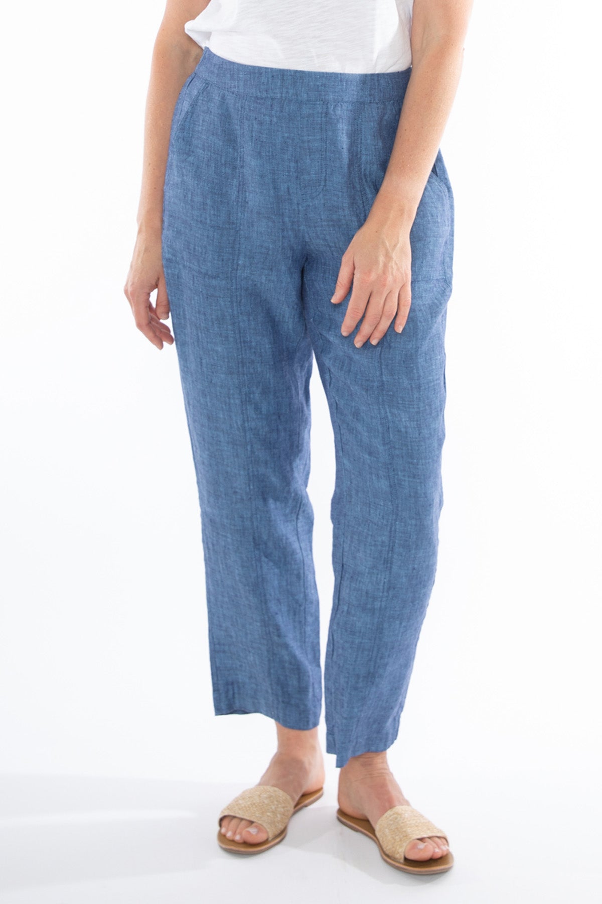 Women's 7/8 Linen Pant in Blue